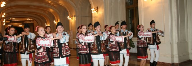 erasmus day dancers